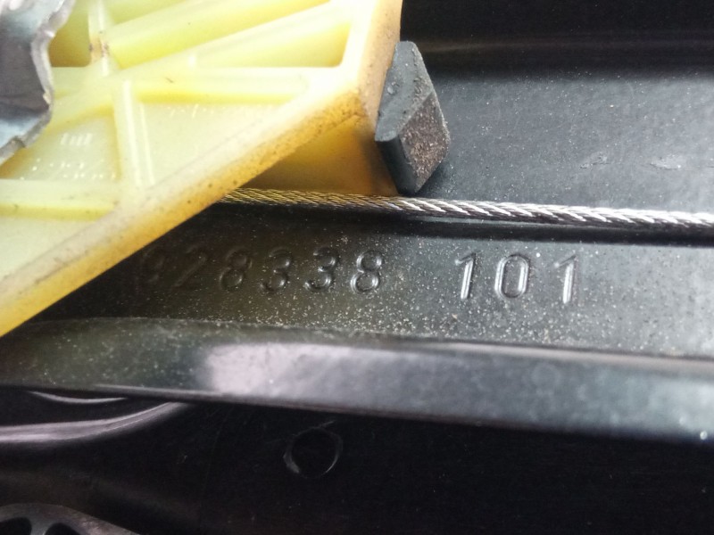 Recambio de elevalunas trasero izquierdo para mercedes-benz a 200 cdi w176 referencia OEM IAM 928338101  