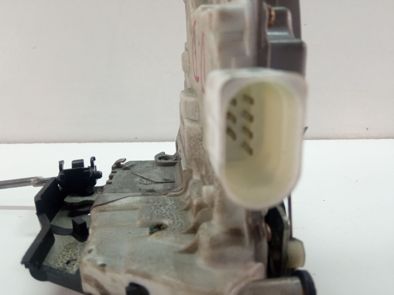 Recambio de cerradura puerta delantera derecha para audi a3 referencia OEM IAM   