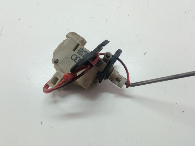 Recambio de bloqueo tapa deposito de combustible para audi a3 referencia OEM IAM 8P4862153  
