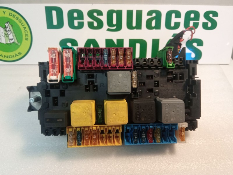Recambio de caja reles / fusibles para mercedes-benz a 200 cdi w176 referencia OEM IAM A2469067100  