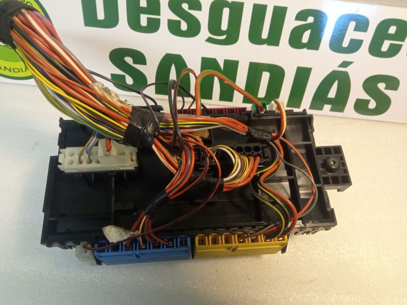 Recambio de caja reles / fusibles para mercedes-benz a 200 cdi w176 referencia OEM IAM A2469067100  