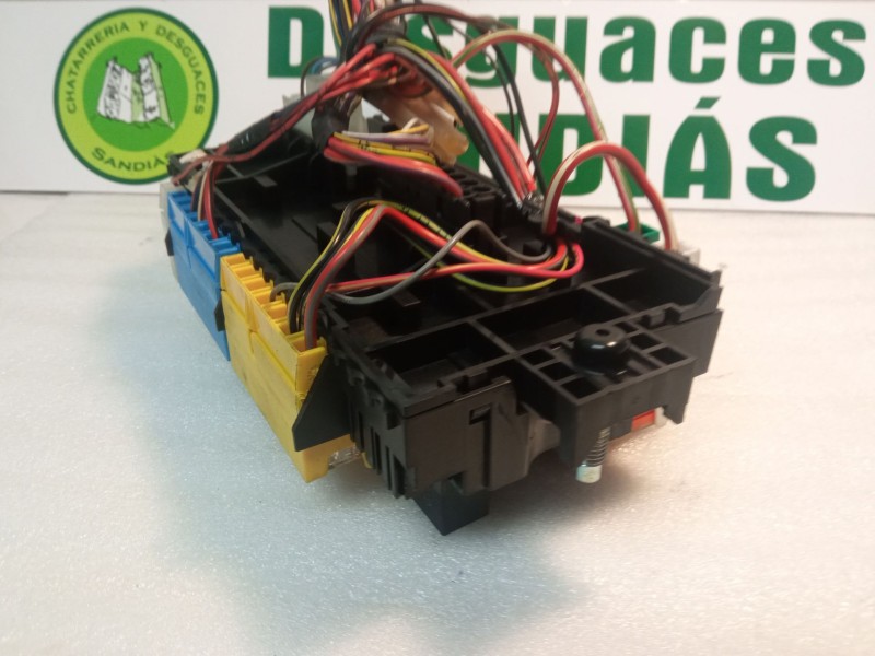 Recambio de caja reles / fusibles para mercedes-benz a 200 cdi w176 referencia OEM IAM A2469067100  