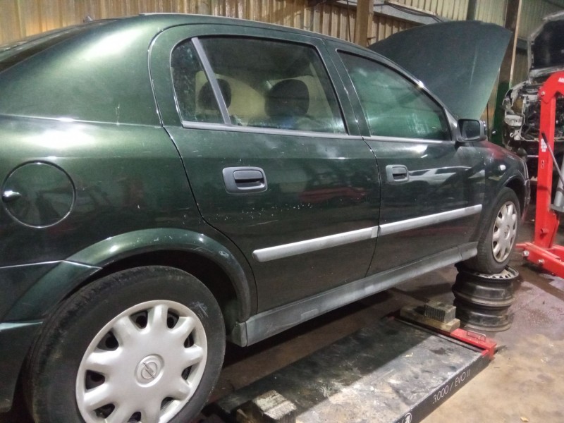 opel astra del año 2000