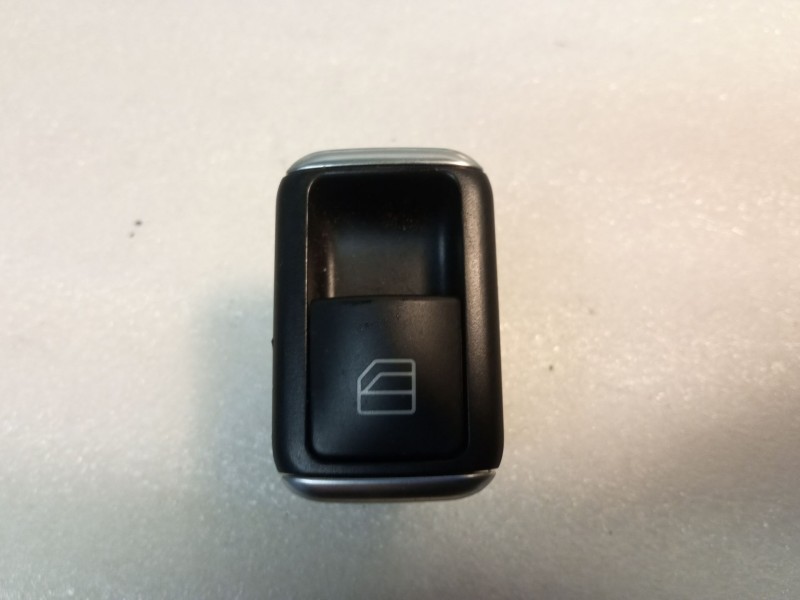 Recambio de mando elevalunas delantero derecho para mercedes-benz a 200 cdi w176 referencia OEM IAM A2049058102  