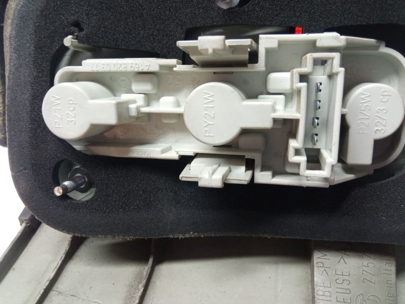 Recambio de piloto trasero derecho para mercedes-benz b200 referencia OEM IAM A1698200377  