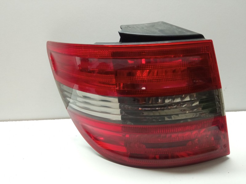 Recambio de piloto trasero izquierdo para mercedes-benz b200 referencia OEM IAM A1698202564  