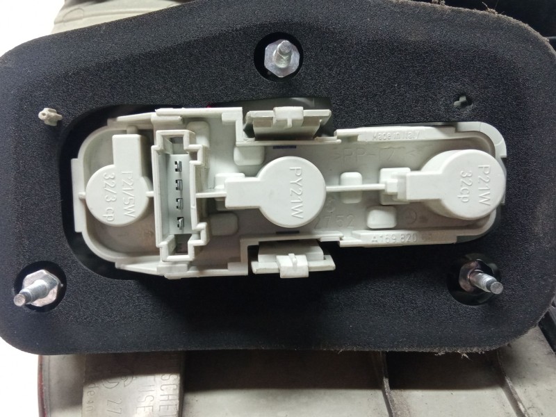 Recambio de piloto trasero izquierdo para mercedes-benz b200 referencia OEM IAM A1698202564  