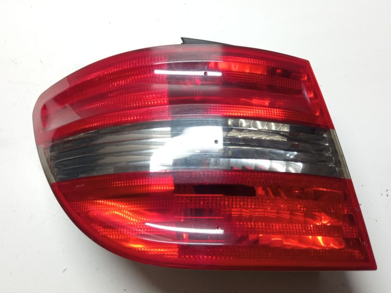 Recambio de piloto trasero izquierdo para mercedes-benz b200 referencia OEM IAM A1698202564  