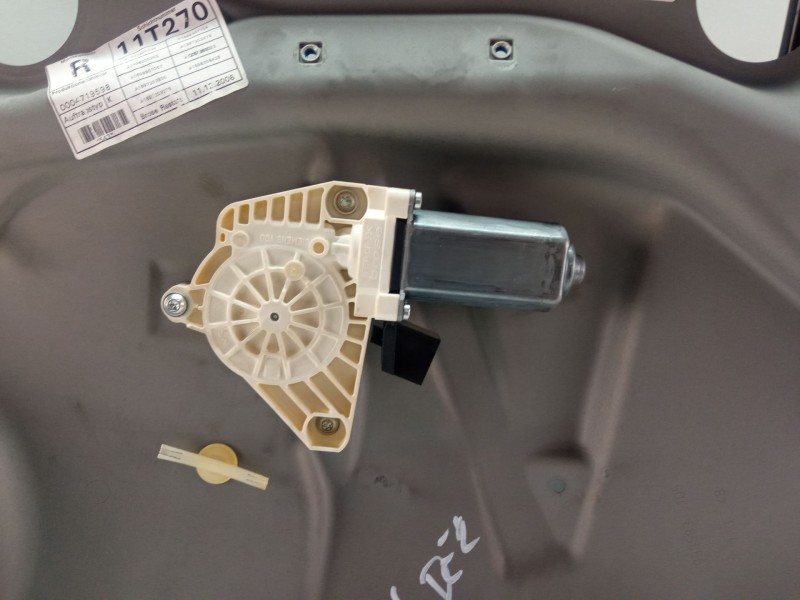 Recambio de elevalunas delantero derecho para mercedes-benz b200 referencia OEM IAM A1697203079  