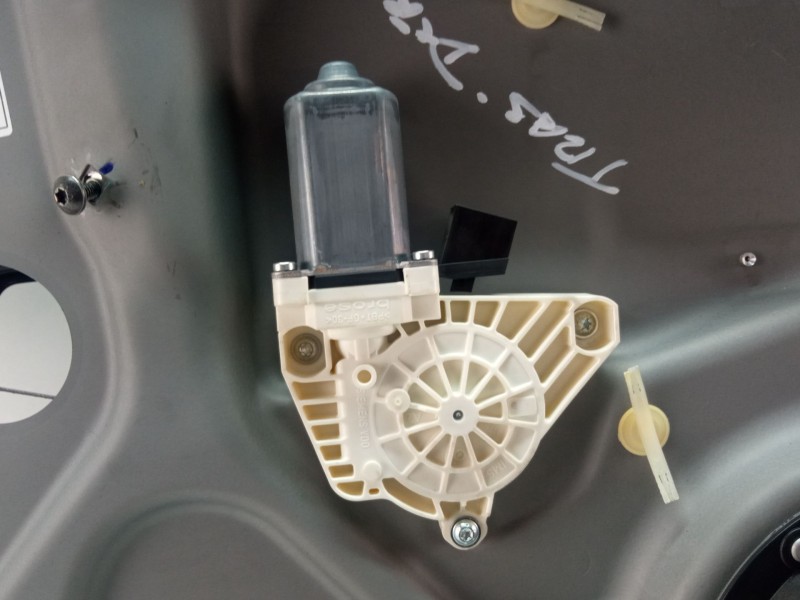 Recambio de elevalunas trasero derecho para mercedes-benz b200 referencia OEM IAM A1697301679  