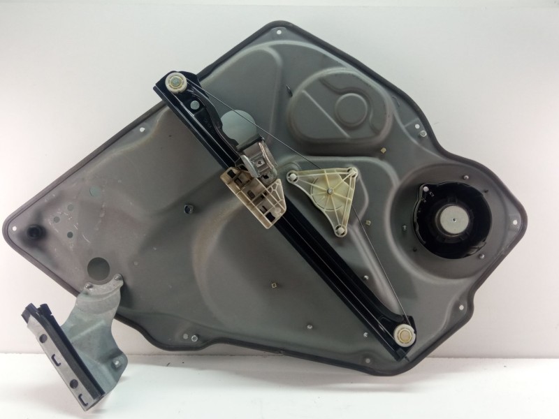 Recambio de elevalunas trasero derecho para mercedes-benz b200 referencia OEM IAM A1697301679  