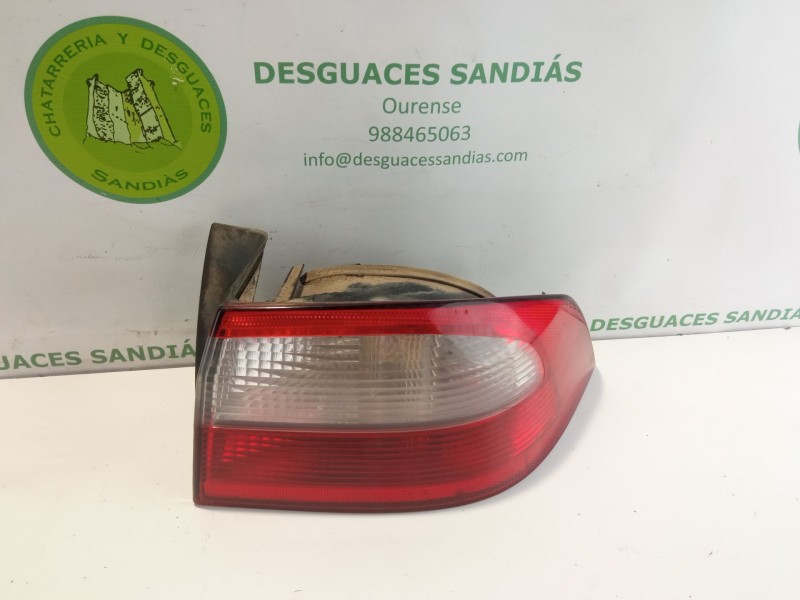Recambio de piloto trasero derecho para renault laguna referencia OEM IAM 8200002474  