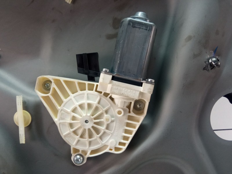 Recambio de elevalunas trasero izquierdo para mercedes-benz b200 referencia OEM IAM A1697301579  