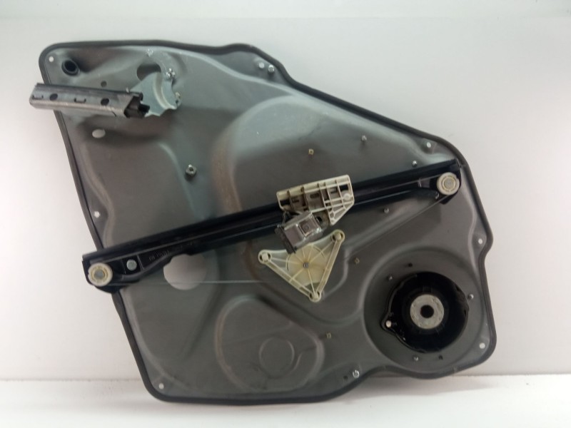 Recambio de elevalunas trasero izquierdo para mercedes-benz b200 referencia OEM IAM A1697301579  