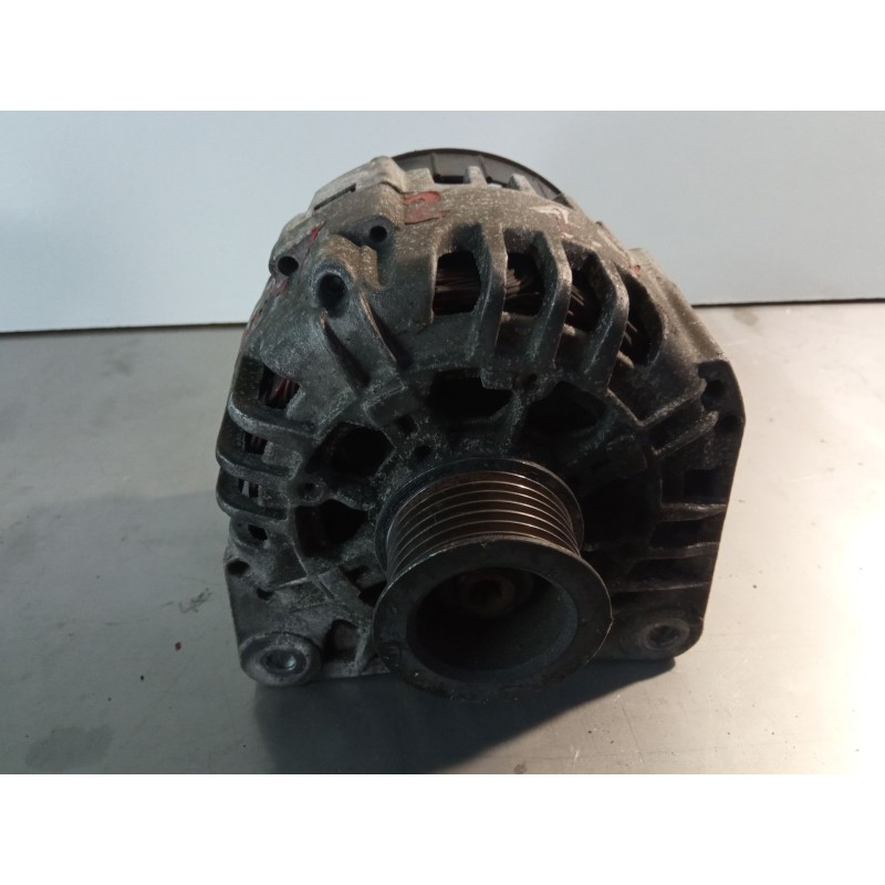 Recambio de alternador para renault megane scenic 1.9 dci scenic ii 130 cv referencia OEM IAM F86400561  