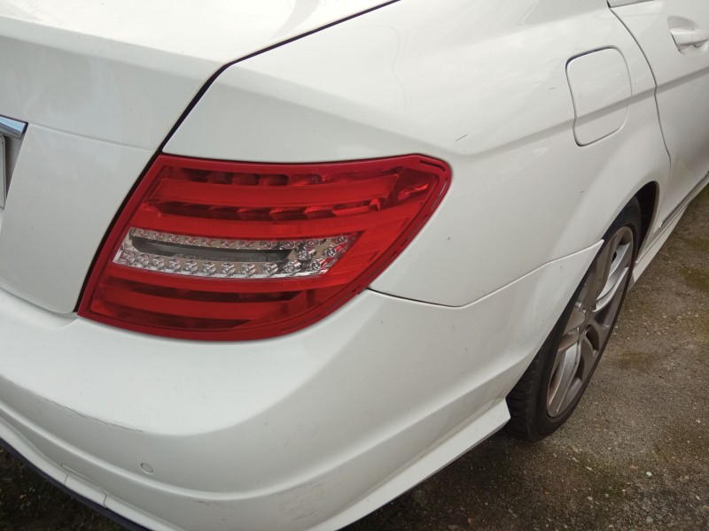 mercedes-benz clase c (w204) del año 2024