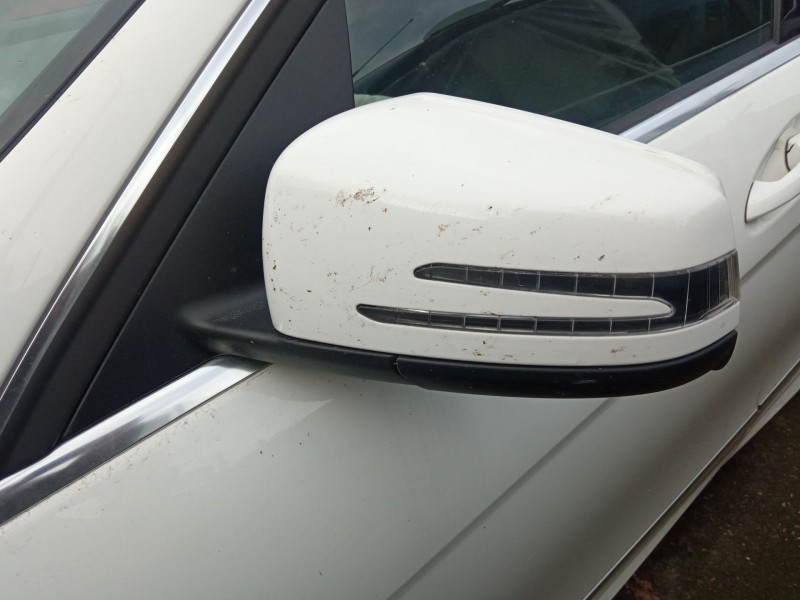 mercedes-benz clase c (w204) del año 2024