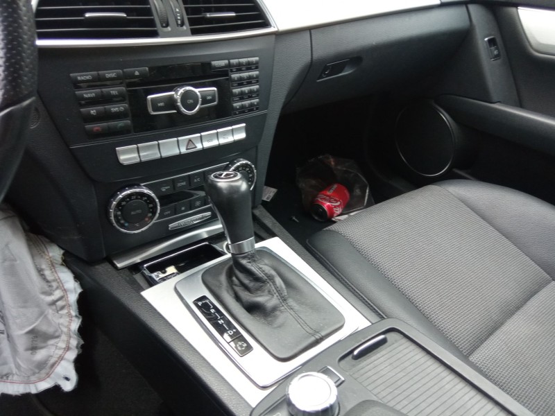 mercedes-benz clase c (w204) del año 2024