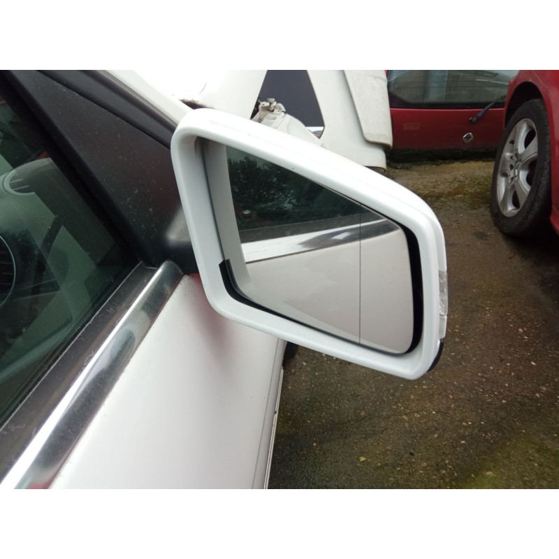 mercedes-benz clase c (w204) del año 2024