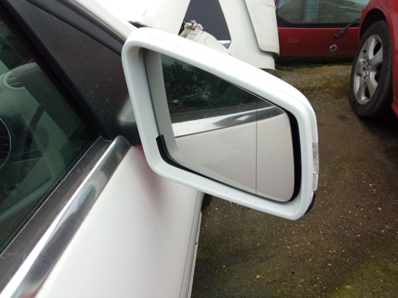 mercedes-benz clase c (w204) del año 2024