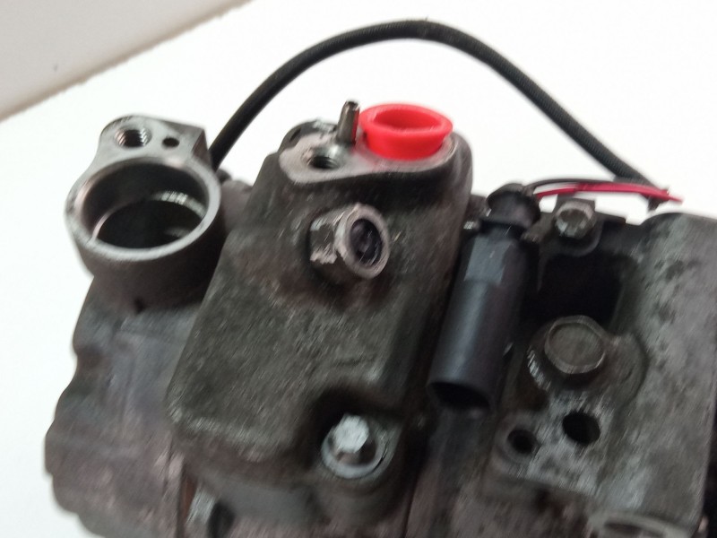 Recambio de compresor aire acondicionado para audi a4 referencia OEM IAM 4472208431  