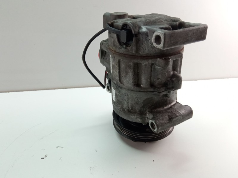 Recambio de compresor aire acondicionado para audi a4 referencia OEM IAM 4472208431  