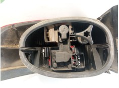 Recambio de piloto trasero derecho para renault laguna referencia OEM IAM 8200002474   2
