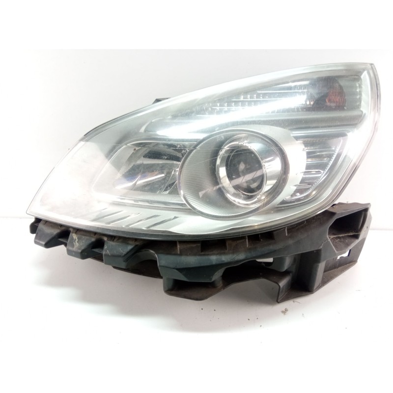 Recambio de faro delantero izquierdo para renault megane scenic 1.5dci 106 cv referencia OEM IAM   