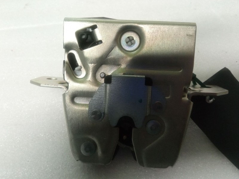 Recambio de cerradura maletero / porton para mercedes-benz a 200 cdi w176 referencia OEM IAM A2467401100  