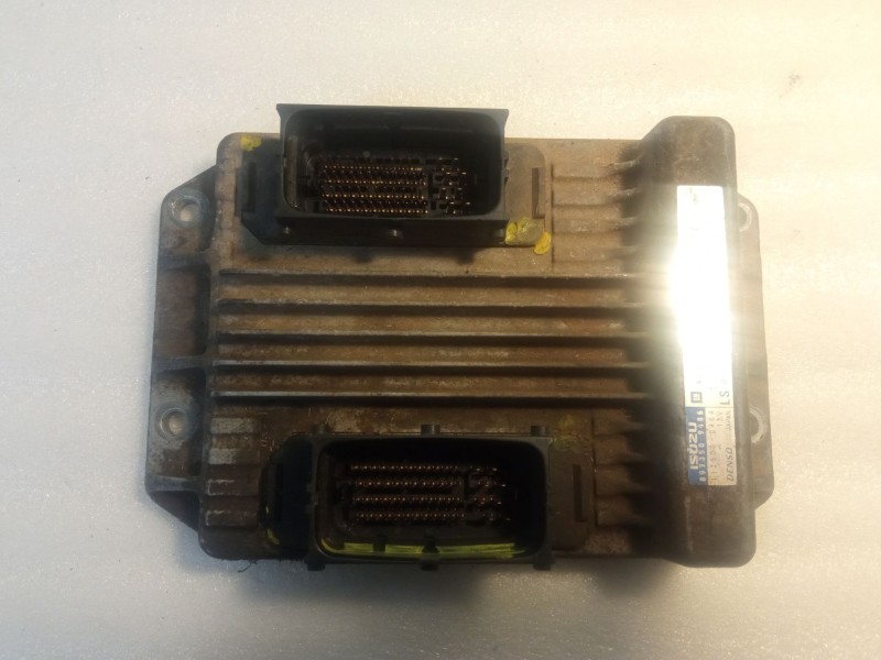 Recambio de centralita motor para opel meriva referencia OEM IAM 8973509486  