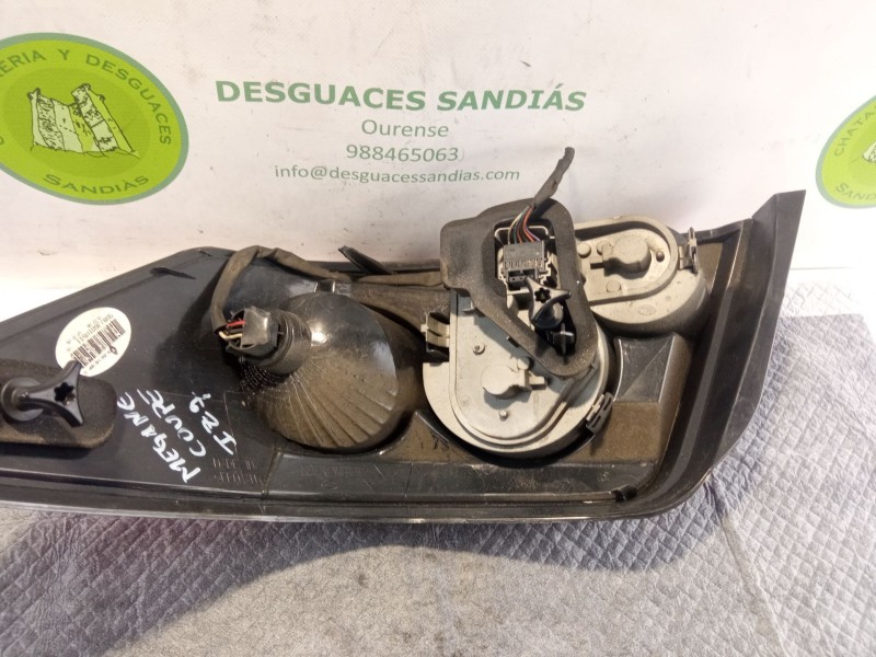 Recambio de piloto trasero izquierdo para renault megane referencia OEM IAM 8200142688  