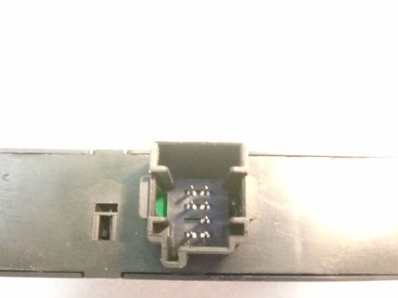 Recambio de mando elevalunas delantero izquierdo para bmw serie 3 referencia OEM IAM 61318381518  