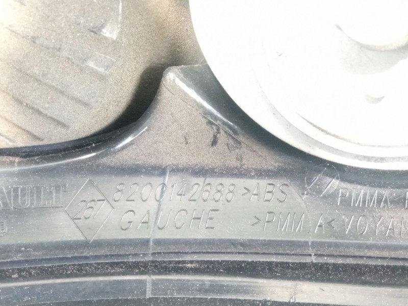 Recambio de piloto trasero izquierdo para renault megane referencia OEM IAM 8200142688  