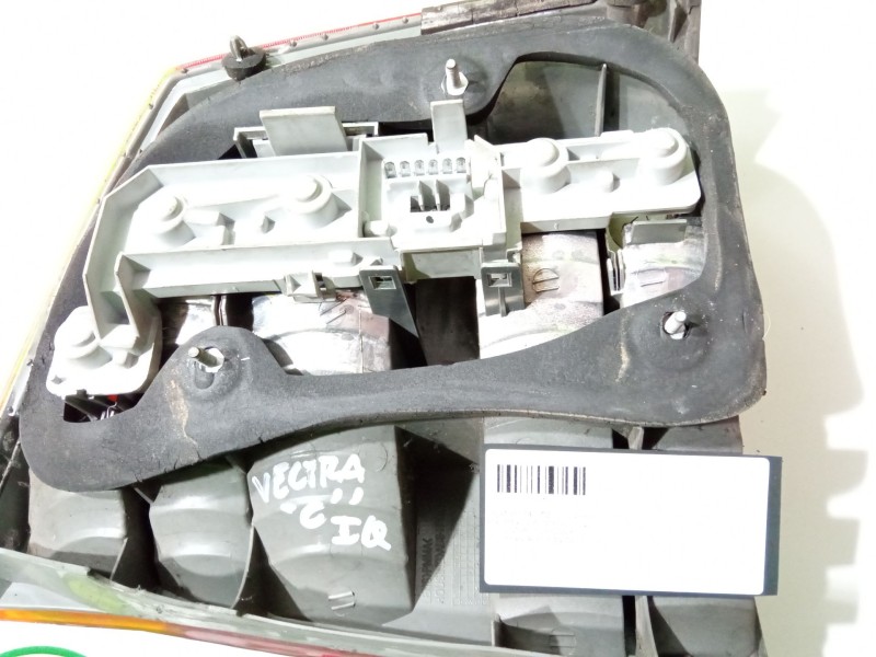 Recambio de piloto trasero izquierdo para opel vectra referencia OEM IAM   