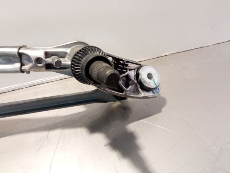 Recambio de motor limpiaparabrisas delantero para bmw 320 referencia OEM IAM 697826304  