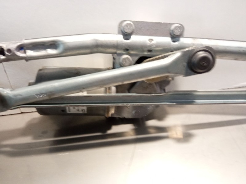 Recambio de motor limpiaparabrisas delantero para bmw 320 referencia OEM IAM 697826304  