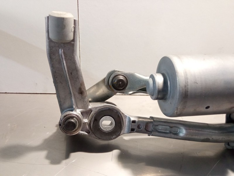 Recambio de motor limpiaparabrisas delantero para bmw 320 referencia OEM IAM 697826304  