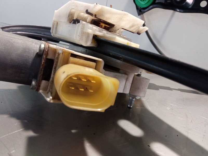 Recambio de elevalunas delantero derecho para bmw 320 referencia OEM IAM 0130822227  