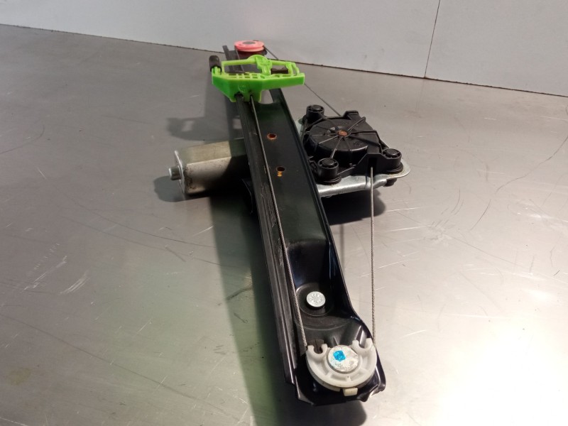 Recambio de elevalunas trasero derecho para bmw 320 referencia OEM IAM 71001603  
