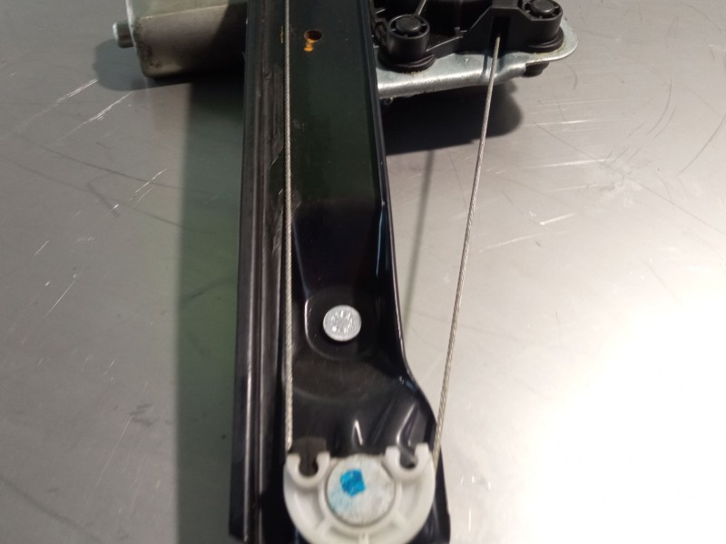 Recambio de elevalunas trasero derecho para bmw 320 referencia OEM IAM 71001603  