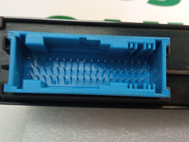 Recambio de modulo confort para bmw 320 referencia OEM IAM 6135922632801  