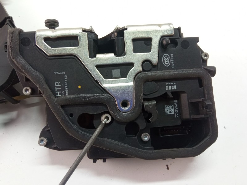 Recambio de cerradura puerta trasera derecha para bmw 320 referencia OEM IAM 7229468  