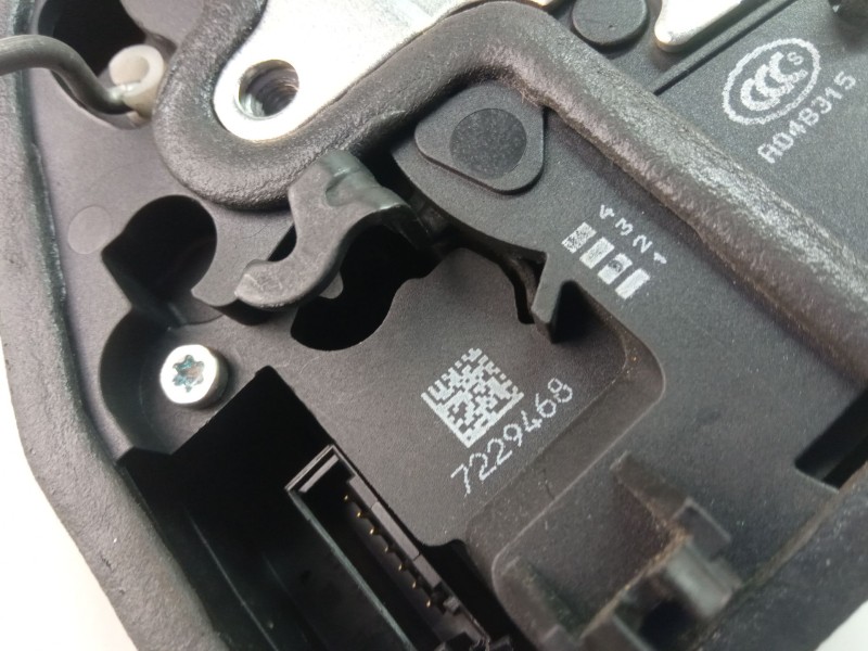 Recambio de cerradura puerta trasera derecha para bmw 320 referencia OEM IAM 7229468  