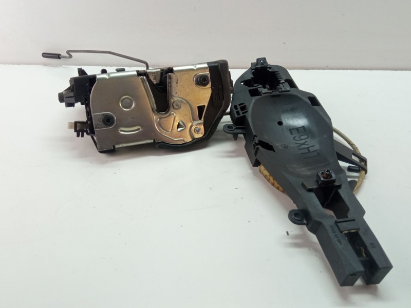 Recambio de cerradura puerta trasera derecha para bmw 320 referencia OEM IAM 7229468  