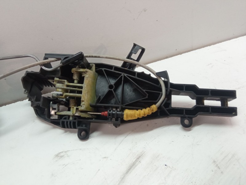 Recambio de cerradura puerta trasera izquierda para bmw 320 referencia OEM IAM 7229467  