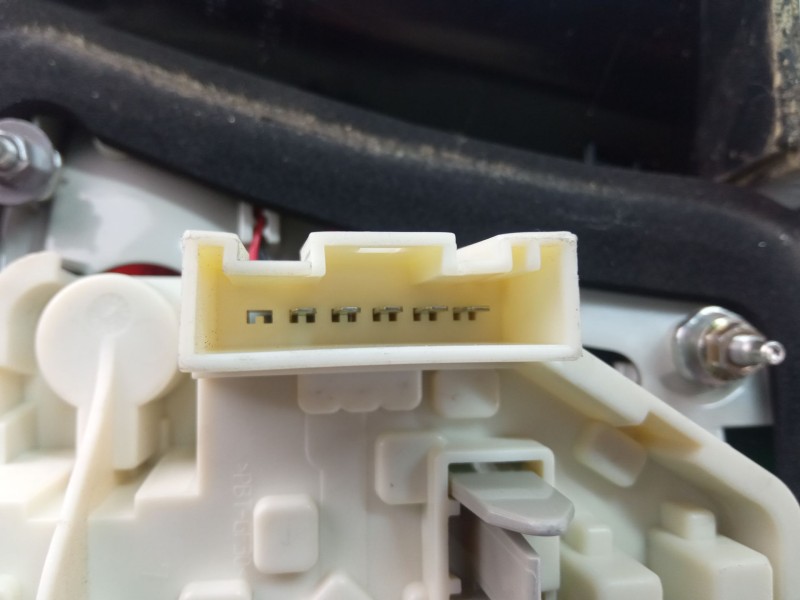 Recambio de piloto trasero izquierdo para bmw 320 referencia OEM IAM 7154153  