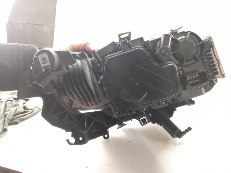 Recambio de faro delantero izquierdo para bmw 320 referencia OEM IAM 6653100000  