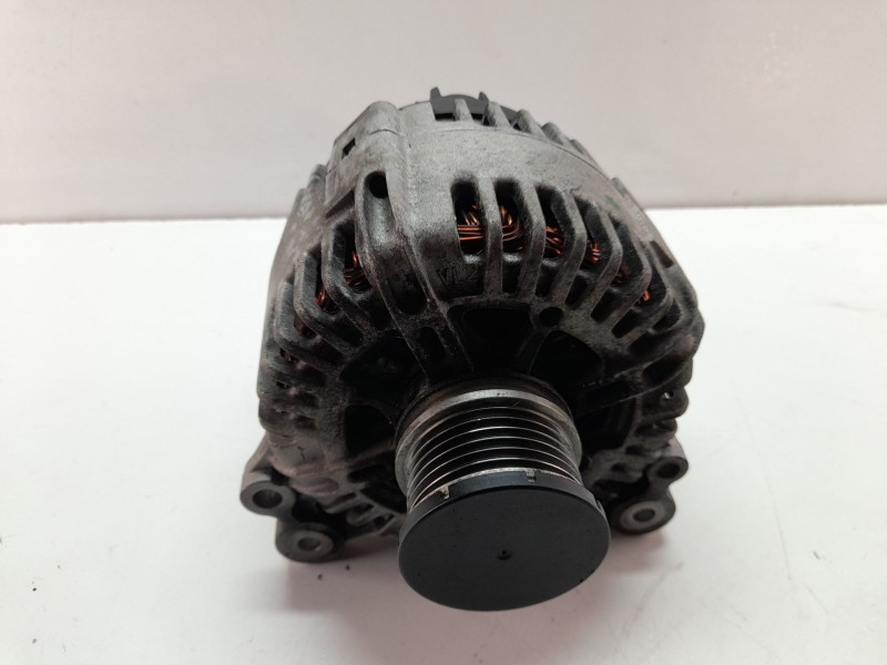 Recambio de alternador para skoda superb ii (3t4) 1.6 tdi referencia OEM IAM 06F903023P  