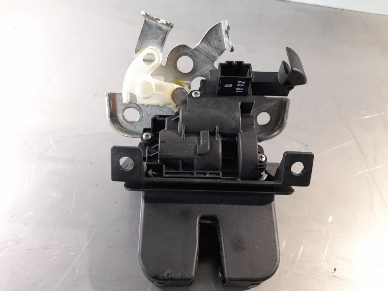 Recambio de cerradura maletero / porton para skoda superb ii (3t4) 1.6 tdi referencia OEM IAM 3T5827520A  