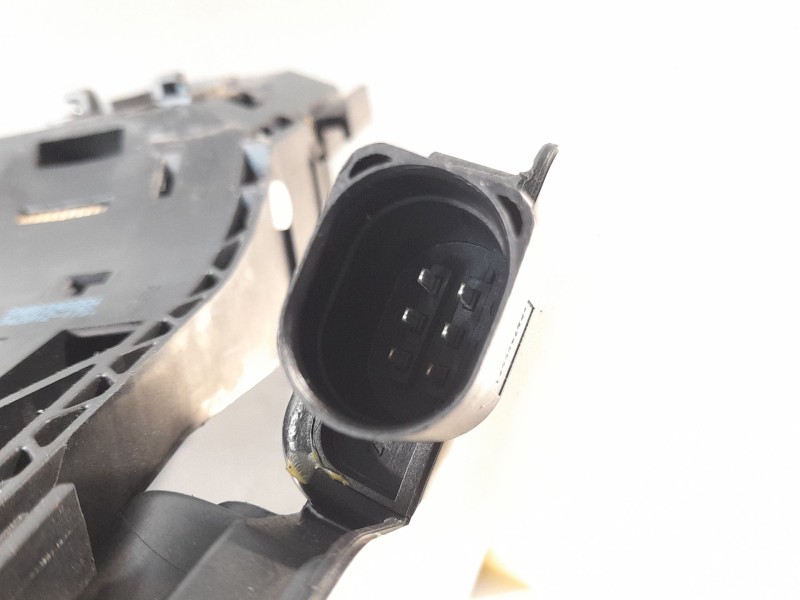 Recambio de cerradura puerta trasera izquierda para skoda superb ii (3t4) 1.6 tdi referencia OEM IAM 05A5N0839015G  